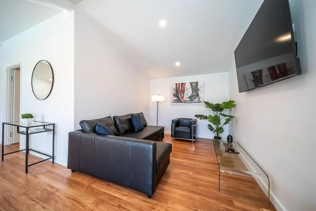 Neptune - 2Br Private Pool Wifi Thebarton