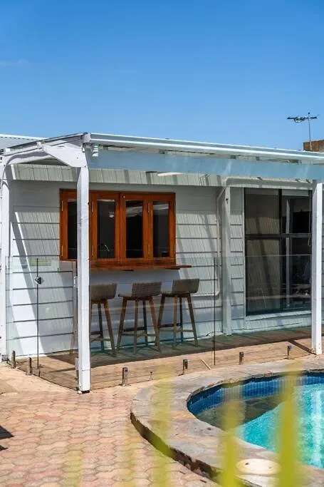 Neptune - 2Br Private Pool Wifi Thebarton
