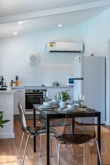 Neptune - 2Br Private Pool Wifi Thebarton Villa