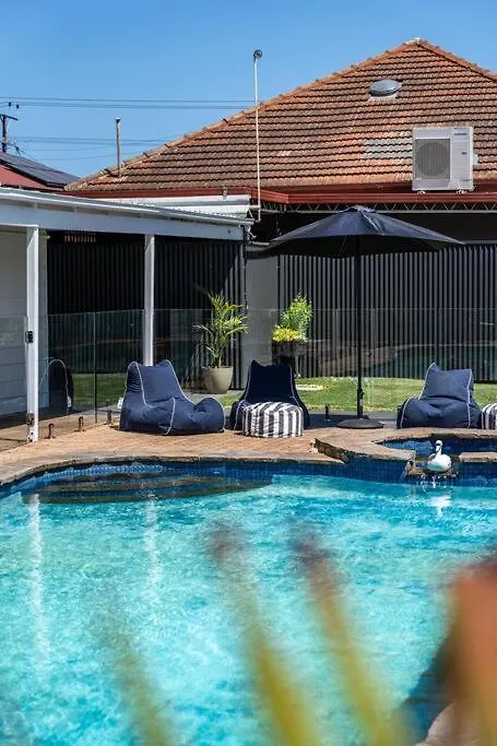 Villa Neptune - 2Br Private Pool Wifi Thebarton
