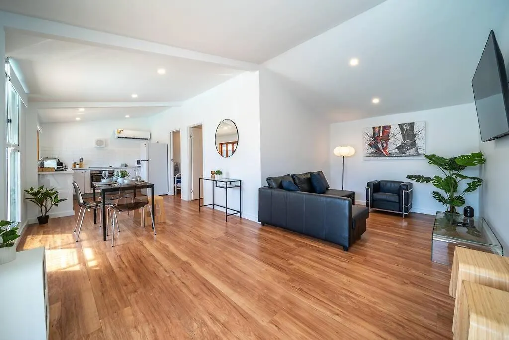 Neptune - 2Br Private Pool Wifi Thebarton