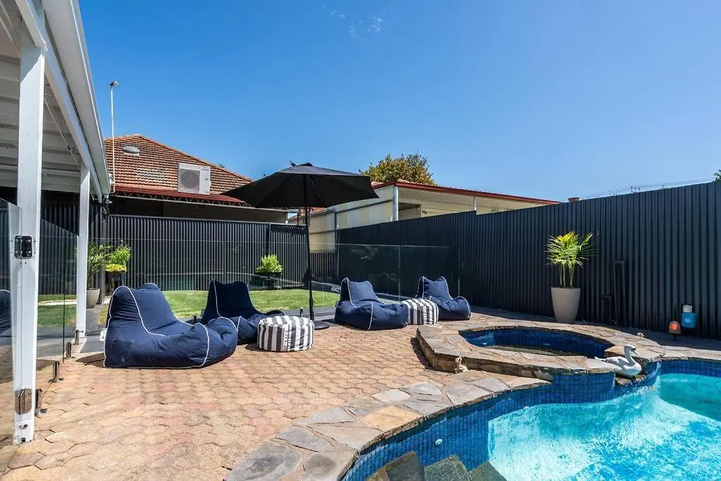 Villa Neptune - 2Br Private Pool Wifi Thebarton