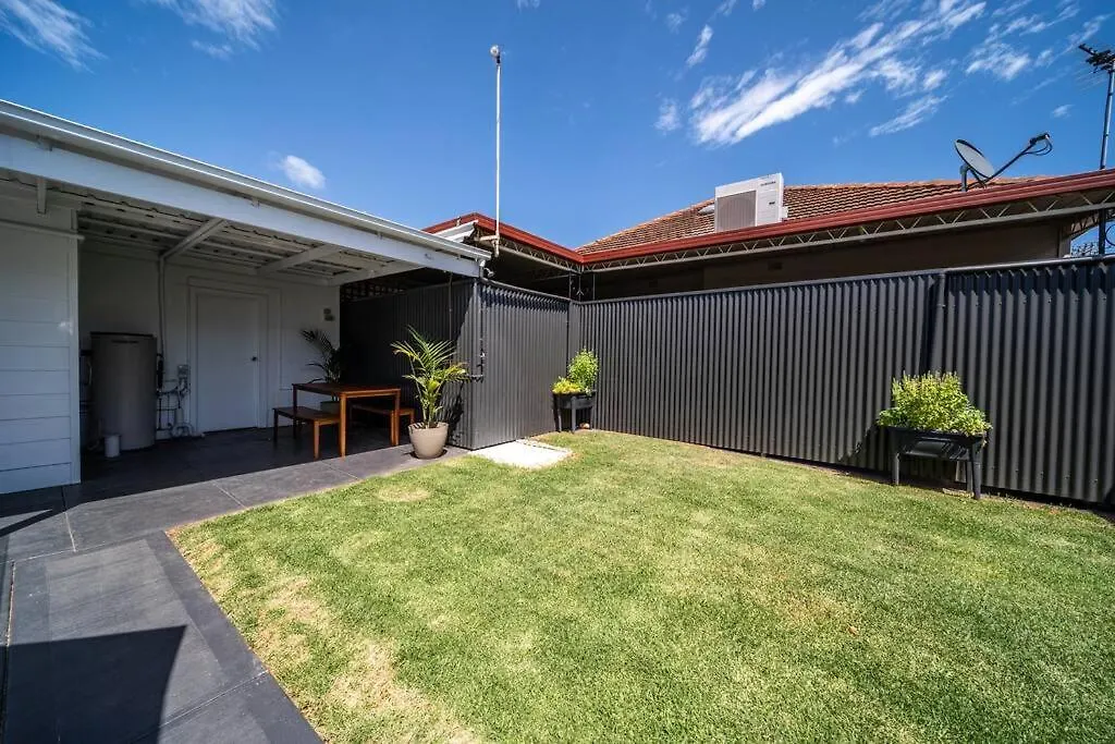 Neptune - 2Br Private Pool Wifi Thebarton 0*,